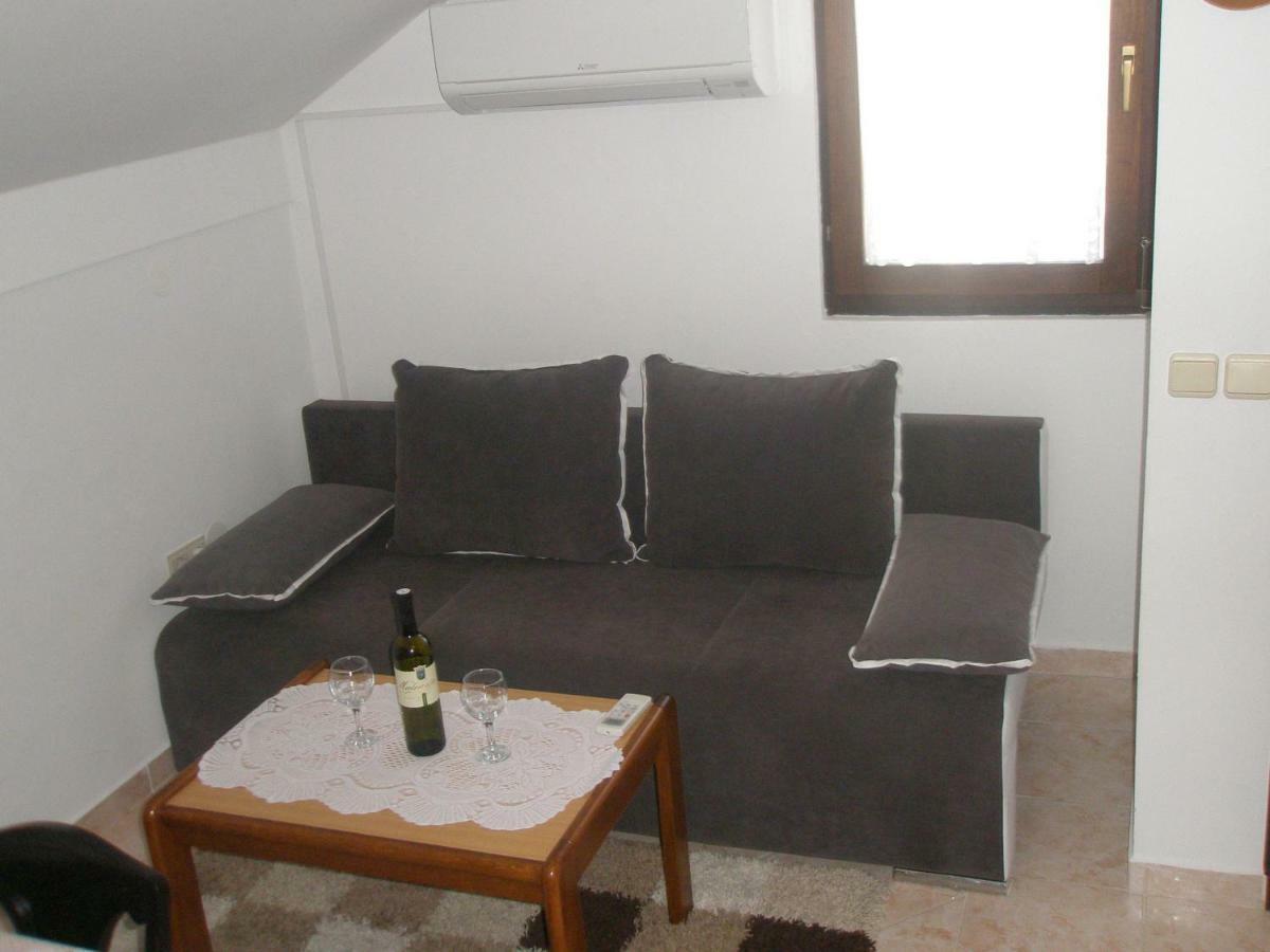 Apartment Ivan Нін Екстер'єр фото